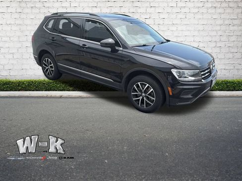 Used 2021 Volkswagen Tiguan SE FWD image 1