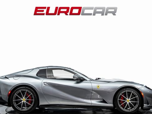 Used 2022 Ferrari 812 GTS image 8