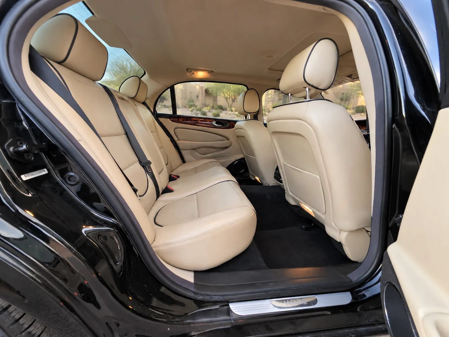 Used 2009 Jaguar XJ8 RWD image 11