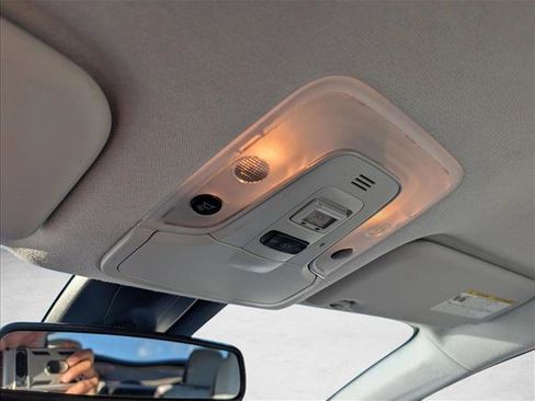 Used 2017 Toyota Prius Prime Advanced image 16