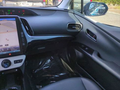Certified 2018 Toyota Prius Prime Advanced image 16