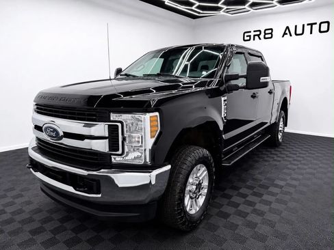 Used 2019 Ford F250 XLT w/ Snow Plow Prep Package AWD/4WD image 3