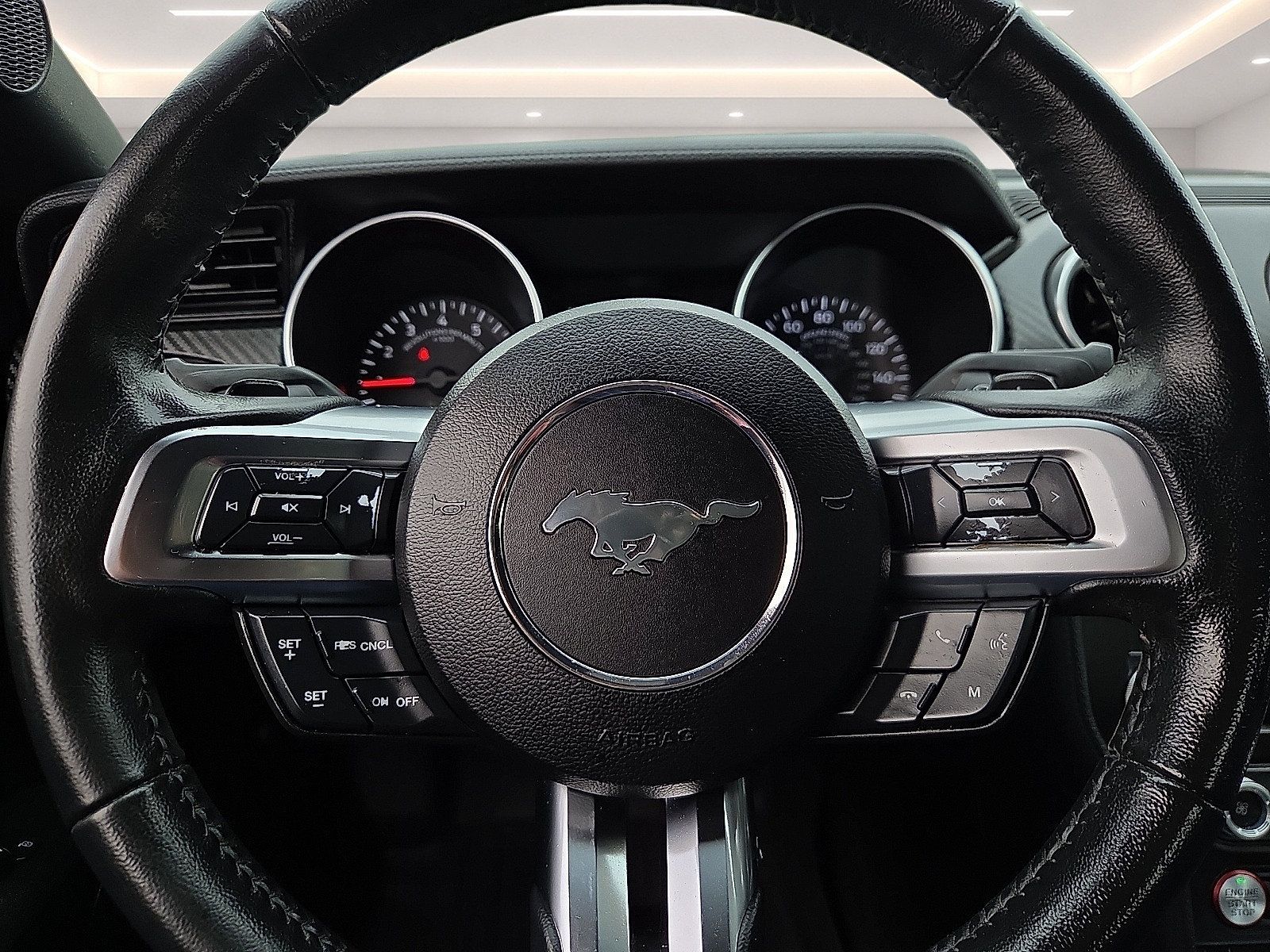 Used 2019 Ford Mustang Coupe RWD image 24