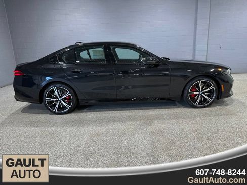 New 2027 BMW 540i xDrive w/ Executive Package AWD/4WD image 2