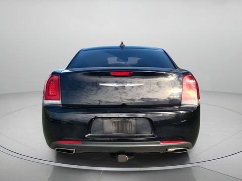 Used 2019 Chrysler 300 Touring w/ Sport Appearance Package image 2