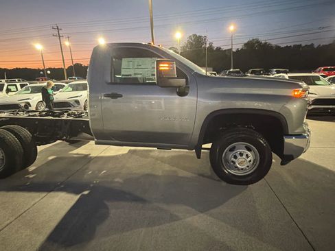 New 2026 Chevrolet Silverado 3500 W/T AWD/4WD image 11
