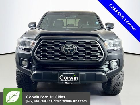 Used 2022 Toyota Tacoma TRD Off-Road w/ Technology Package AWD/4WD image 4