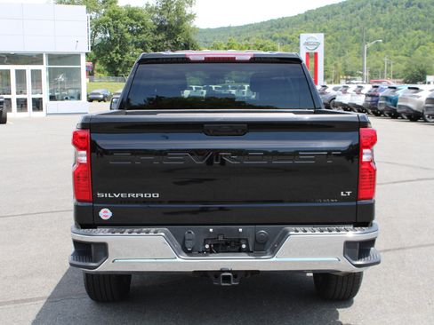 Used 2023 Chevrolet Silverado 1500 LT AWD/4WD image 9
