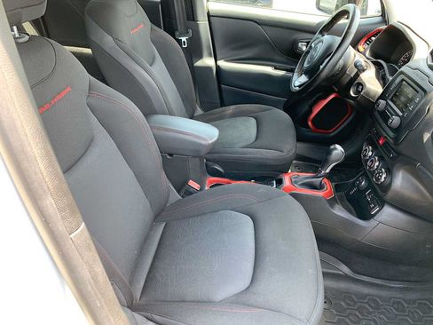 Used 2016 Jeep Renegade Trailhawk w/ Cold Weather Group AWD/4WD image 25