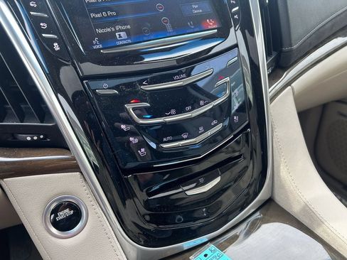 Used 2019 Cadillac Escalade ESV Premium Luxury AWD/4WD image 31