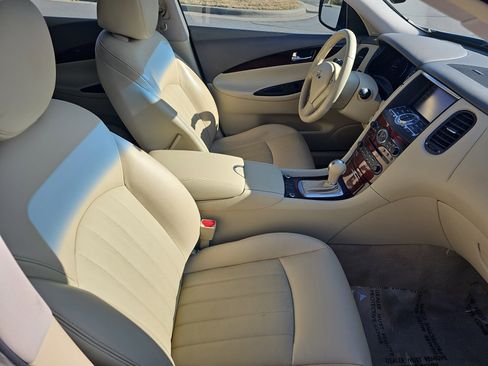 Used 2015 INFINITI QX50 Journey w/ Premium Package image 10