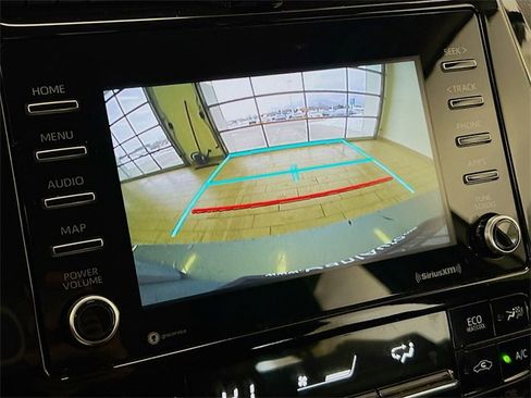 Used 2021 Toyota Prius XLE image 10