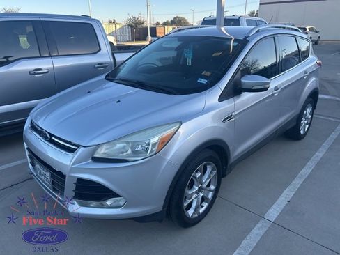 Used 2016 Ford Escape Titanium image 1