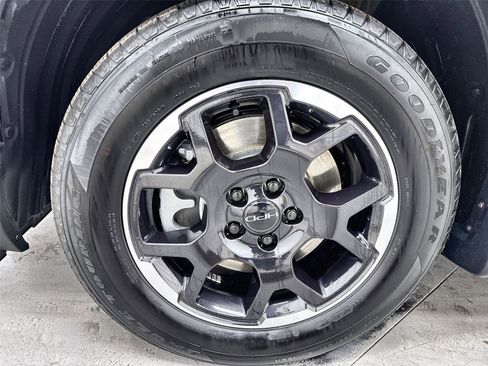 Used 2025 Honda Pilot EX-L image 10