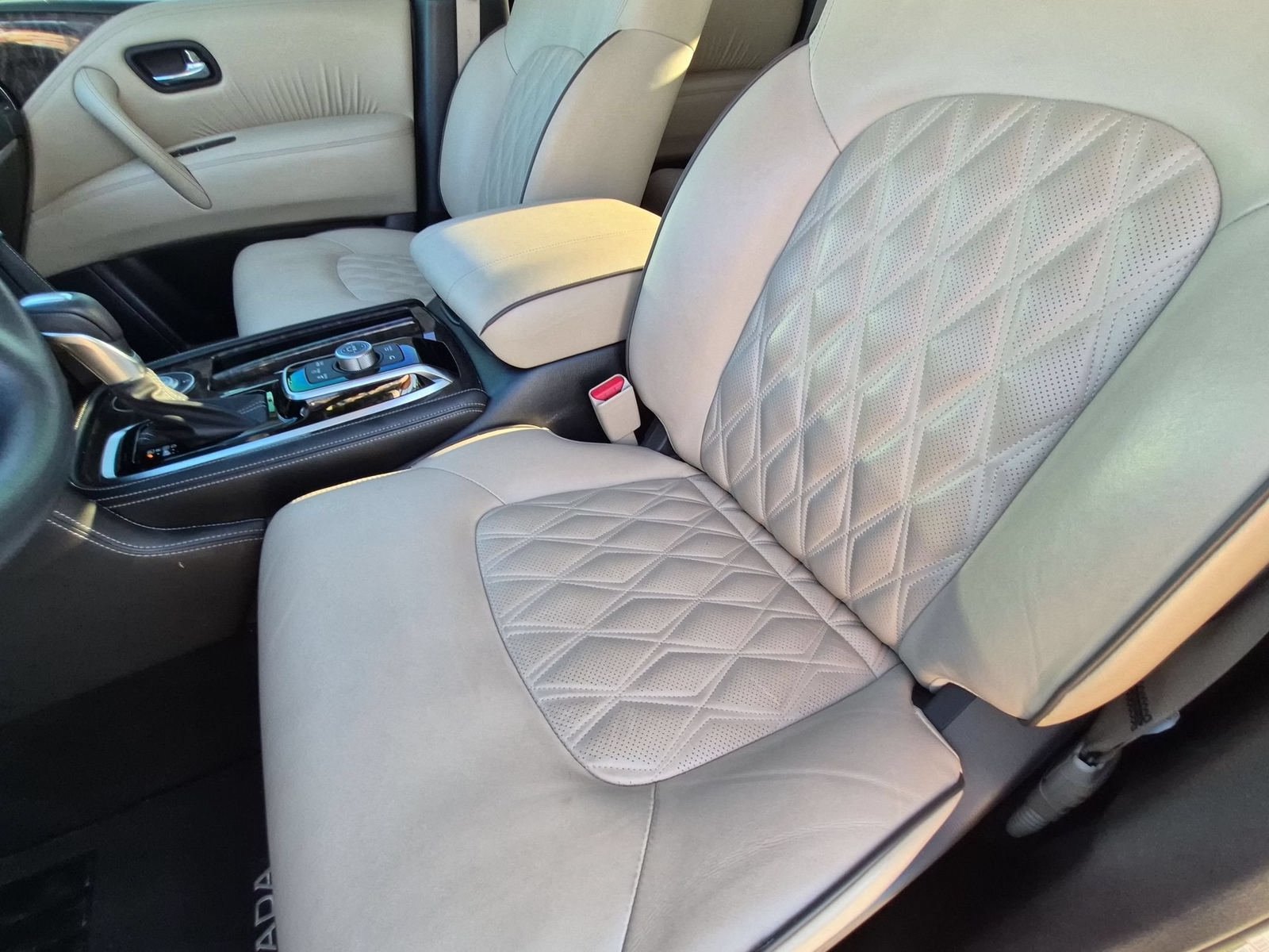 Used 2024 Nissan Armada Platinum w/ Captain's Chairs Package RWD image 24