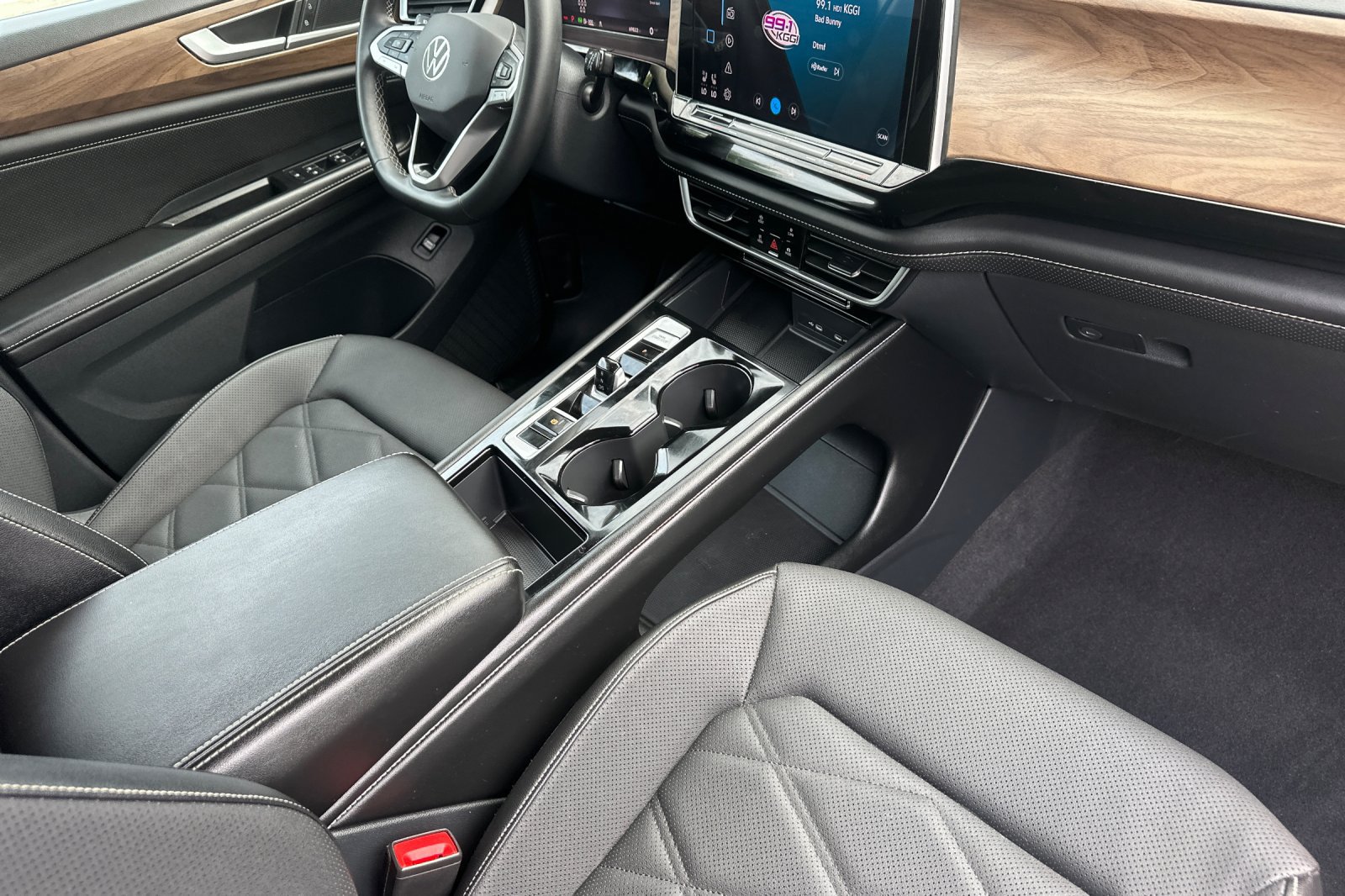 Used 2024 Volkswagen Atlas SE FWD image 16