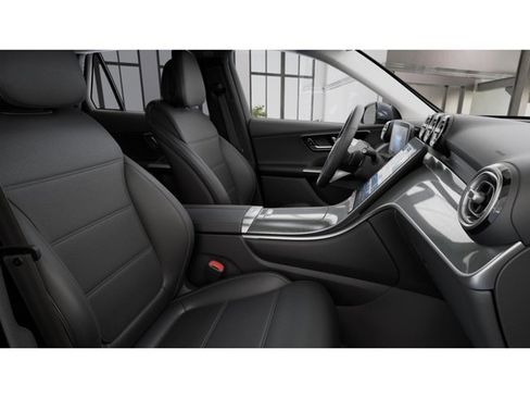 Used 2026 Mercedes-Benz GLC 300 4MATIC image 4