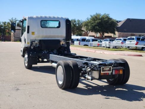 New 2024 Chevrolet Low Cab Forward RWD image 3