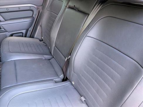 Used 2025 Land Rover Defender 110 image 16