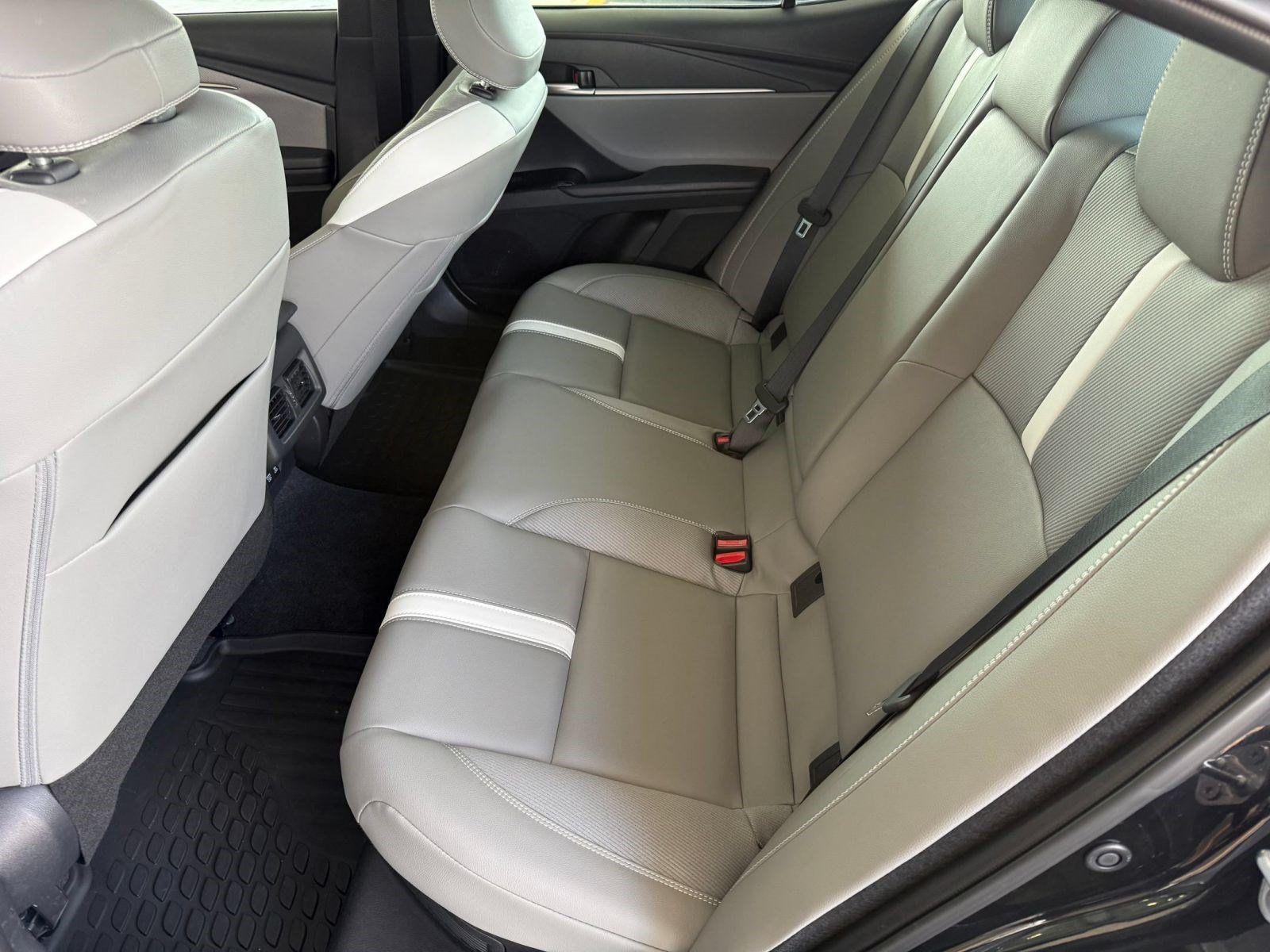 Used 2026 Toyota Camry SE w/ Multimedia Upgrade Package FWD image 24