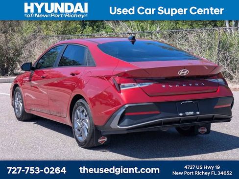 Certified 2024 Hyundai Elantra SEL FWD image 5