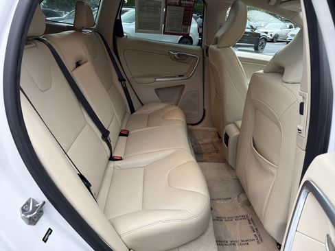 Used 2015 Volvo XC60 T6 Platinum FWD image 33