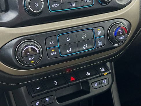 Used 2018 GMC Canyon Denali image 20