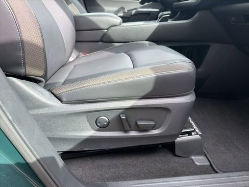 Certified 2025 Nissan Pathfinder SL w/ SL Premium Package image 23