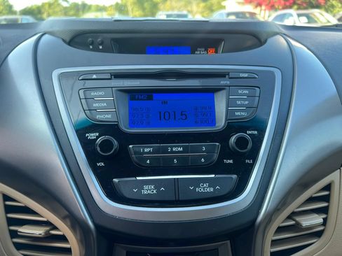 Used 2013 Hyundai Elantra GLS w/ Preferred Pkg FWD image 19