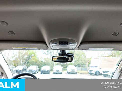 Used 2024 Chrysler Pacifica Touring-L image 44