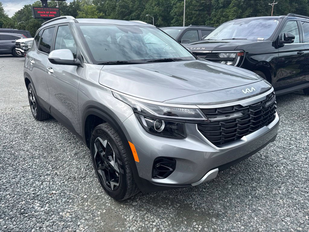 Used 2026 Kia Seltos S AWD/4WD image 2