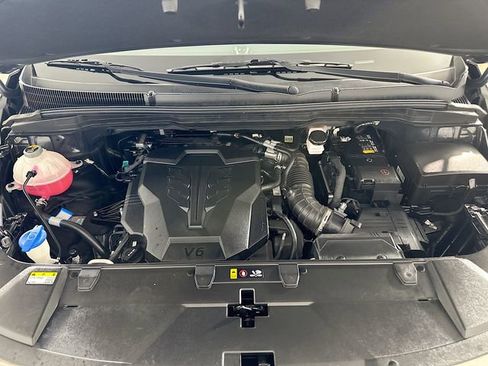 Used 2023 Kia Carnival SX Prestige image 32