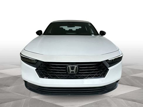 Used 2023 Honda Accord Sport image 3