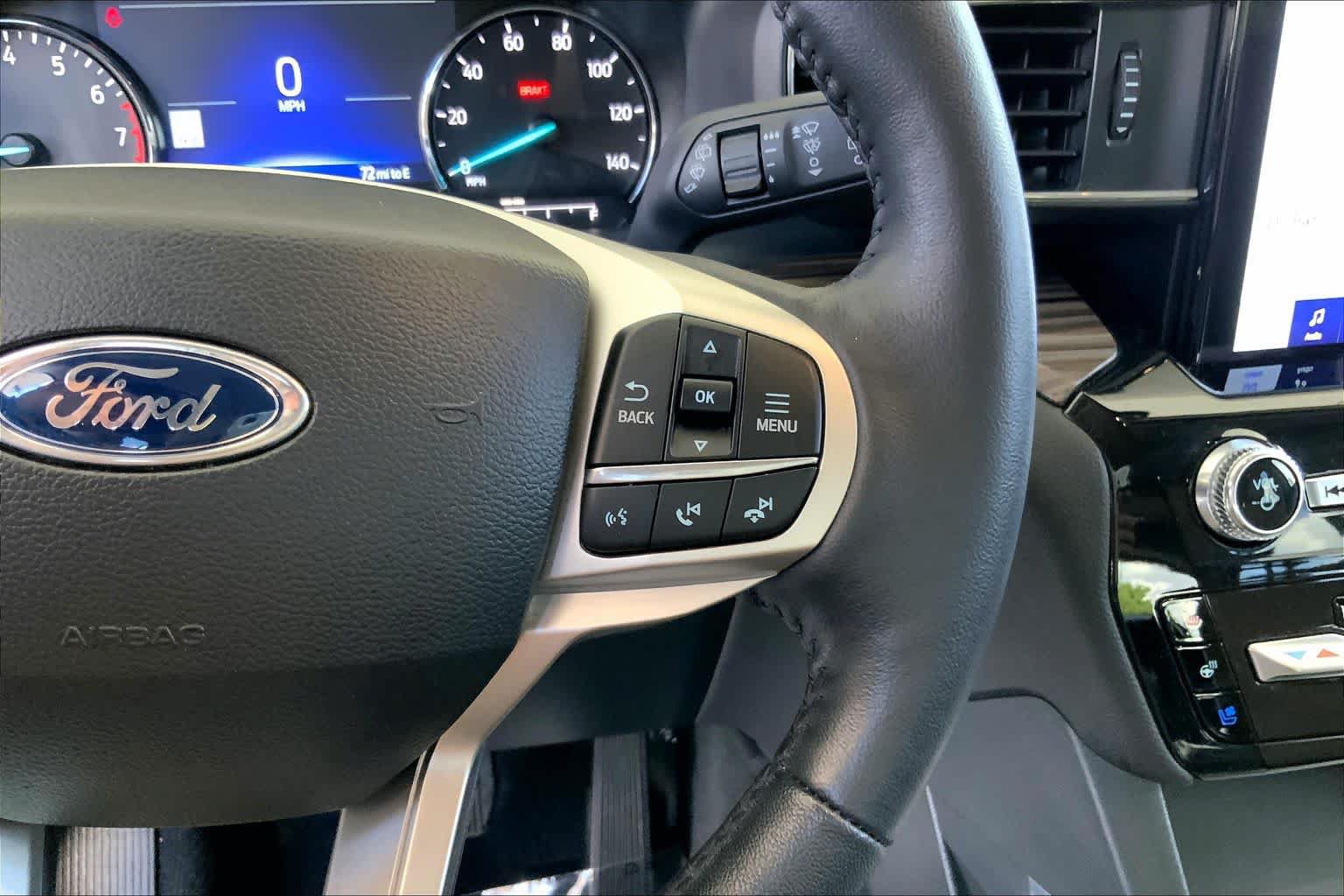Used 2024 Ford Explorer Limited w/ Limited Technology Package RWD image 25