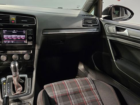 Used 2019 Volkswagen GTI Rabbit Edition image 11
