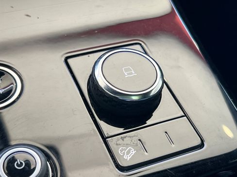 Used 2023 Land Rover Range Rover Sport SE Dynamic image 32