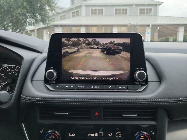 Used 2025 Nissan Rogue SV w/ SV Premium Package FWD image 21