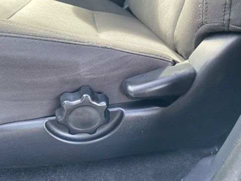 Used 2019 Toyota Tacoma TRD Sport AWD/4WD image 13