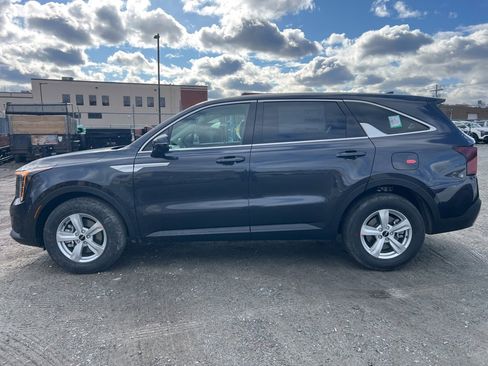 New 2026 Kia Sorento LX image 2