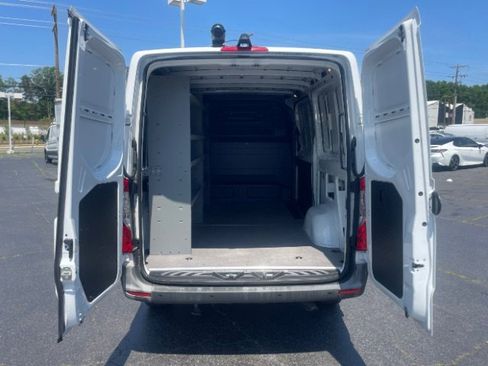 Used 2022 Mercedes-Benz Sprinter 1500 image 19