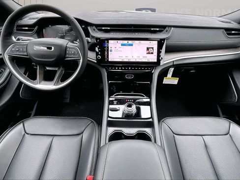 New 2026 Jeep Grand Cherokee Limited w/ Luxury Tech Group II AWD/4WD image 10
