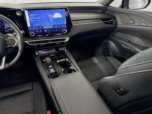 Certified 2025 Lexus RX 450h AWD w/ Convenience Package image 24