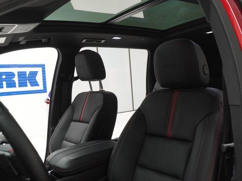 Used 2024 Chevrolet Traverse RS w/ LPO, Floor Liner Package FWD image 20