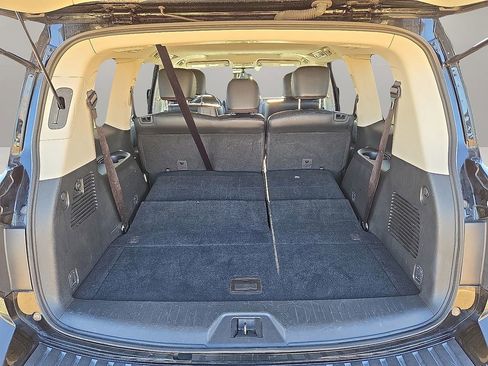 Used 2024 Nissan Armada SL image 14