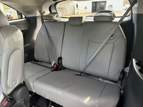 New 2025 Toyota Sienna XLE image 28