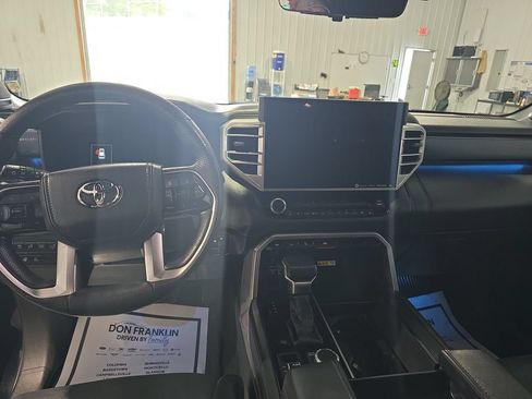 Used 2024 Toyota Sequoia Platinum AWD/4WD image 15