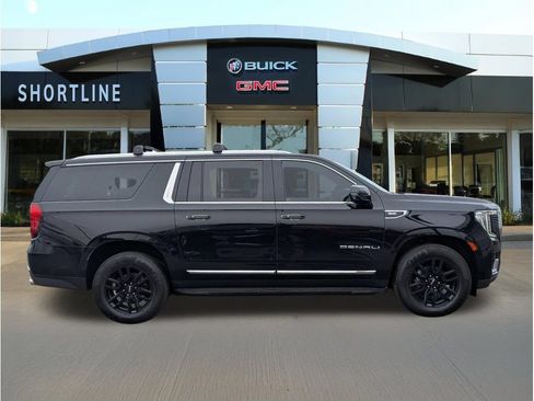 Used 2021 GMC Yukon XL Denali AWD/4WD image 2