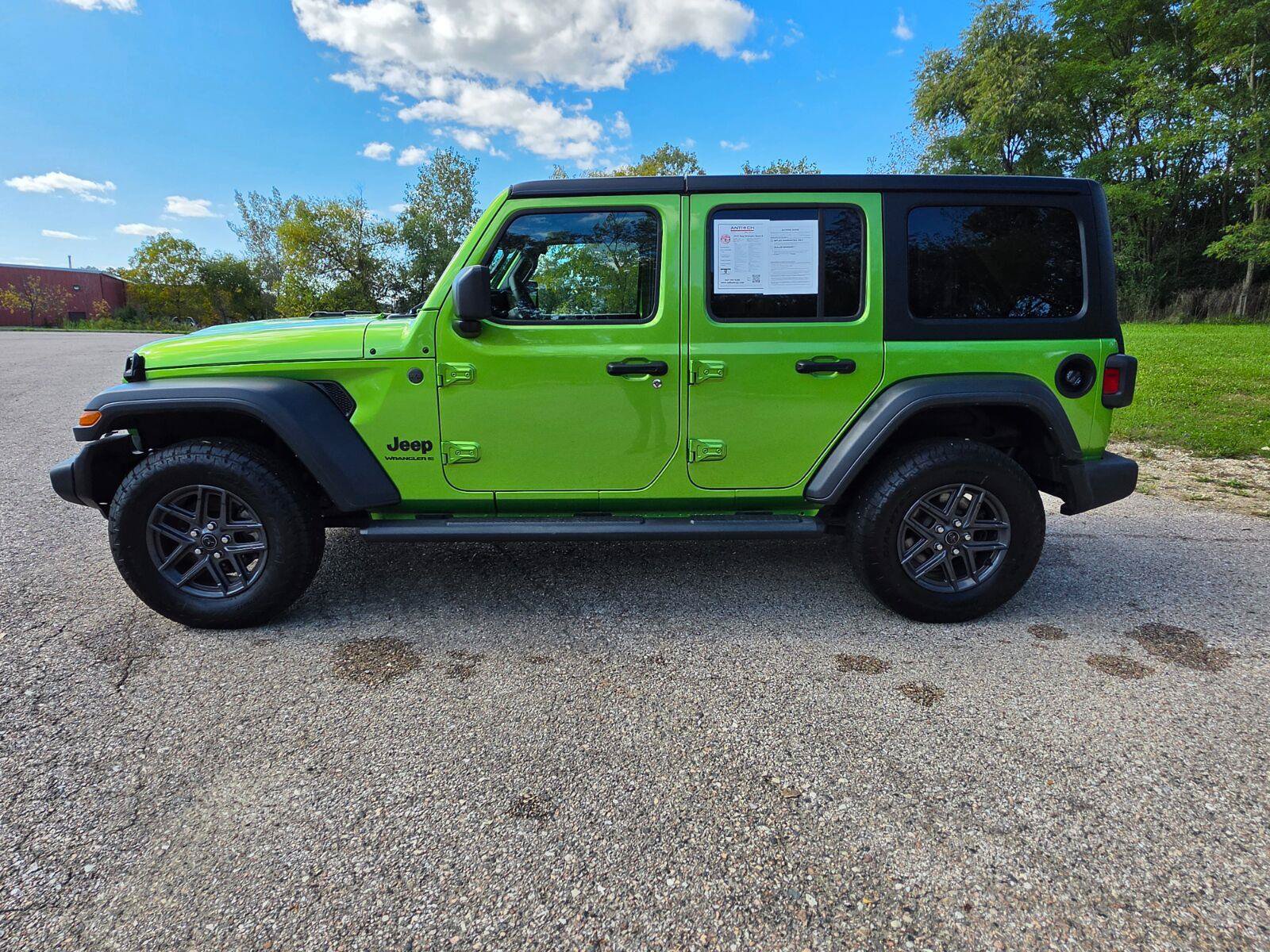 Used 2025 Jeep Wrangler Unlimited Sport AWD/4WD image 6