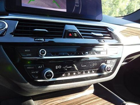 Used 2021 BMW 530i xDrive w/ Convenience Package image 23