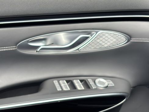Certified 2026 Genesis GV70 2.5T AWD/4WD image 12